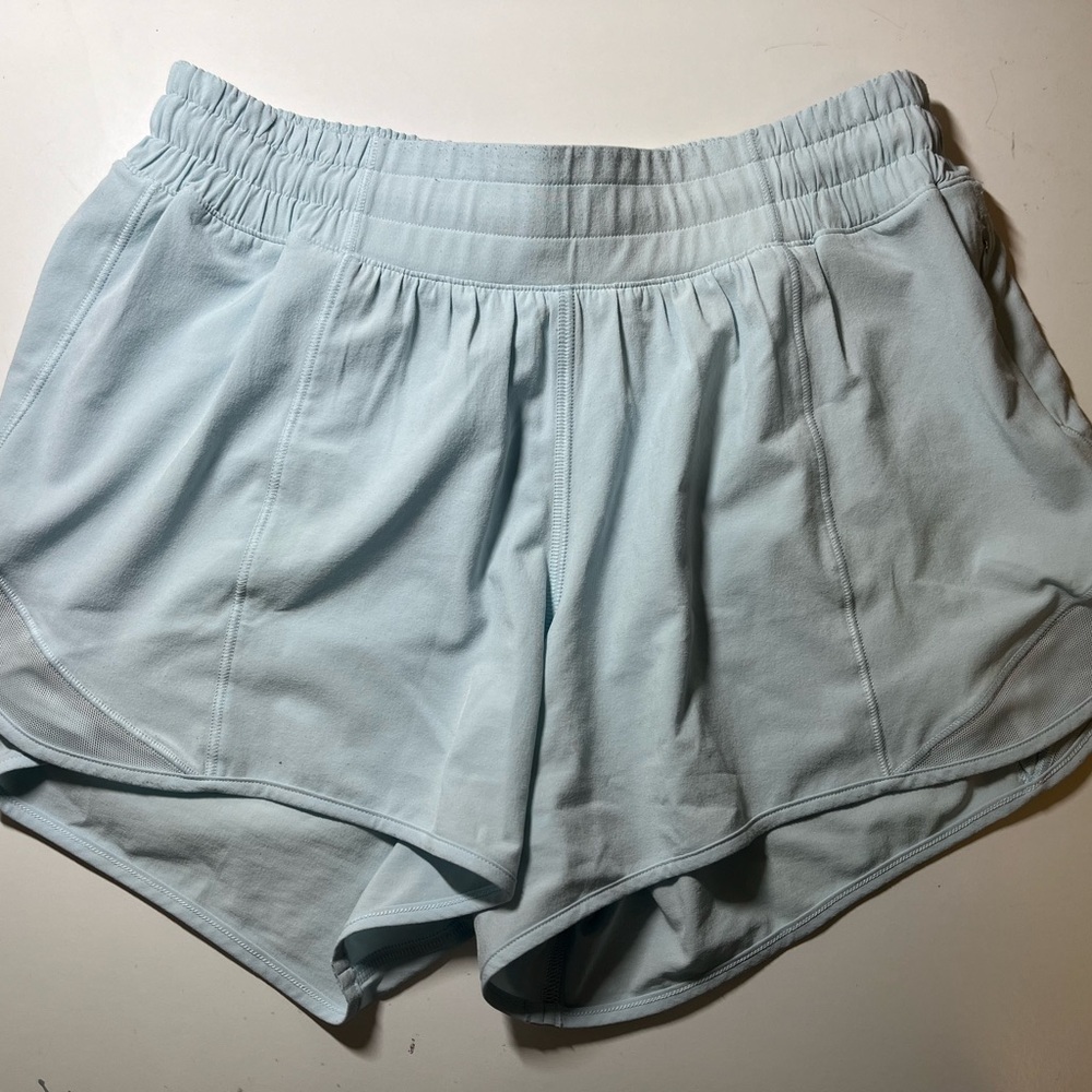 Lululemon Size 6 LR 4in hotty hots